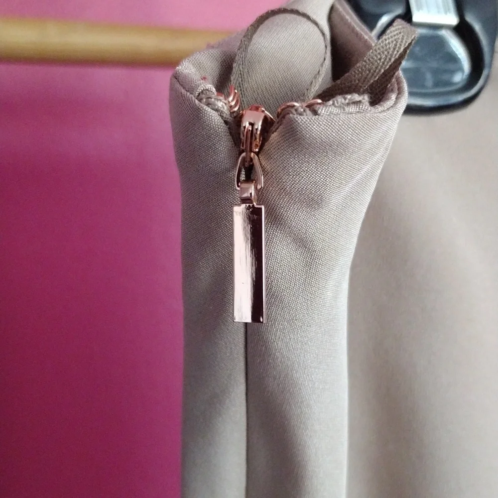 Tibi **NWT** silk 4 ply bias cut skirt in latte color. Size 12. - Picture 9 of 15